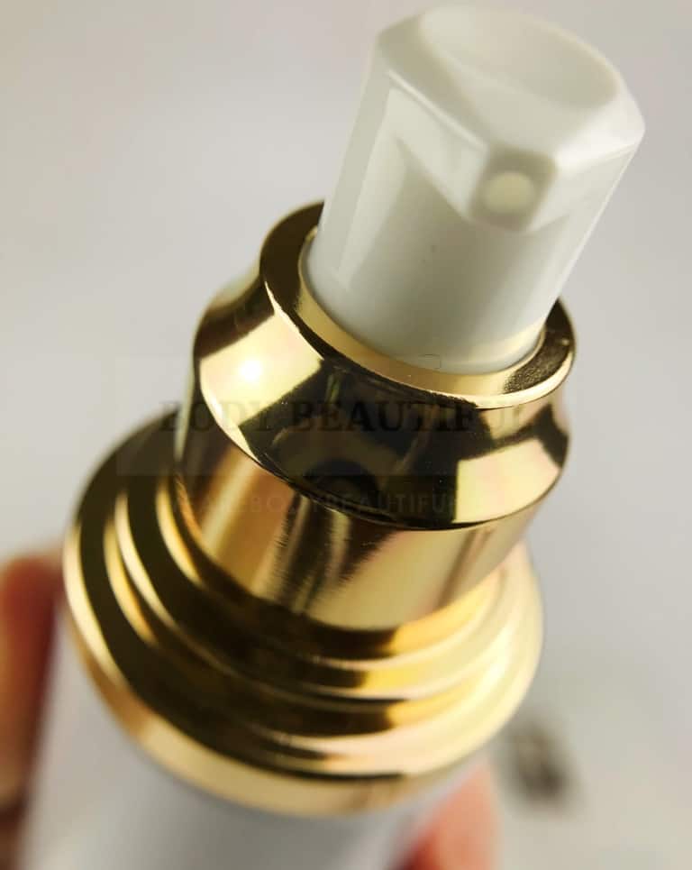 Close upof the ZIIP Gold Gel bottle pump