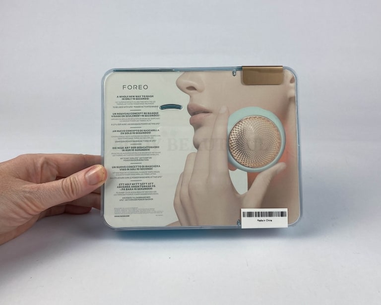 Multi-lingual info printed on the back of the UFO 2 box: A whole new way to mask in only 90 seconds! Get superior results in less time with this LED thermo-activated power mask treatment