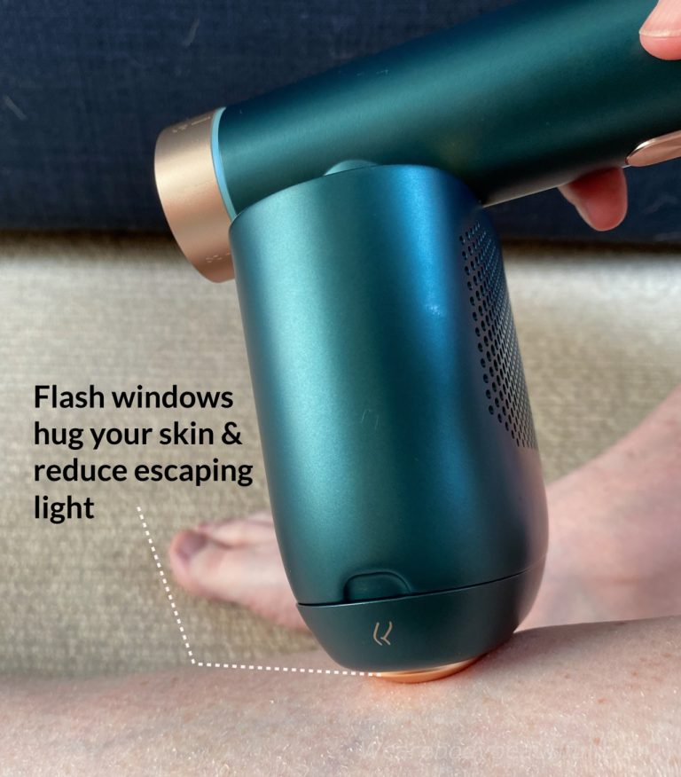 The curves on the Venus Pro leg and arm flash windows give closer skin contact so less light escapes.