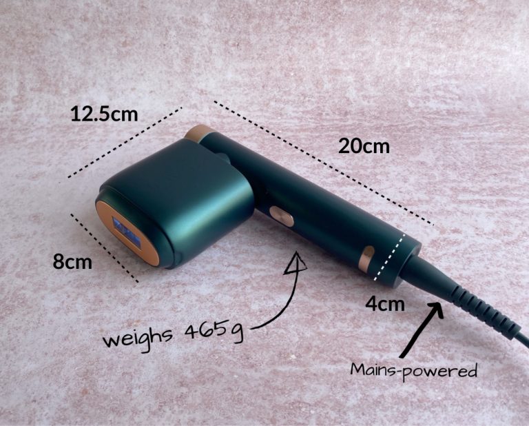 The JOVS Venus Pro IPL is 20cm long by 12.5cm wide by 8.5cm deep. The handle is 4cm in diameter and it’s one of the heavier IPLs at 465g. It’s heavy because of the cooling mechanism inside.
