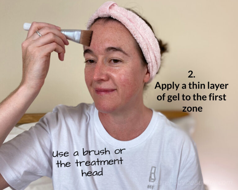 STEP 2: apply a thin layer of the ultrasound gel to each zone in turn. Use a brush, or gently squirt some onto the ultrasound treatment head and spread it over your skin. Simples.