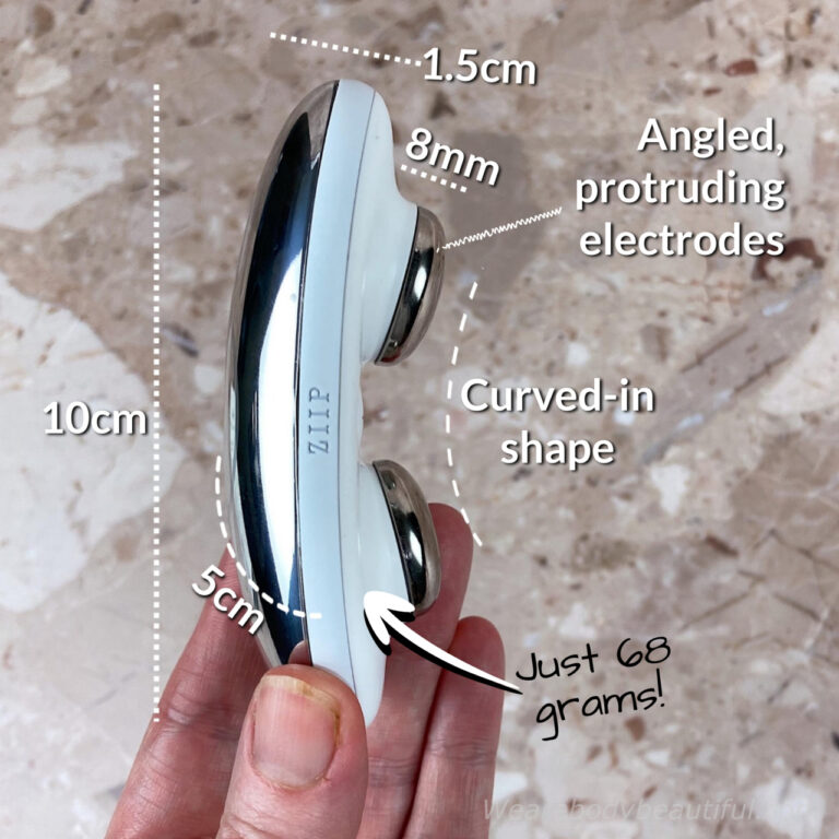 The ZIIP HALO body is just 10cm long, 5cm wide and 1.5cm deep. The electrodes protrude about 8mm more from the body, and they’re angled inwards slightly. It weighs just 68 grams!